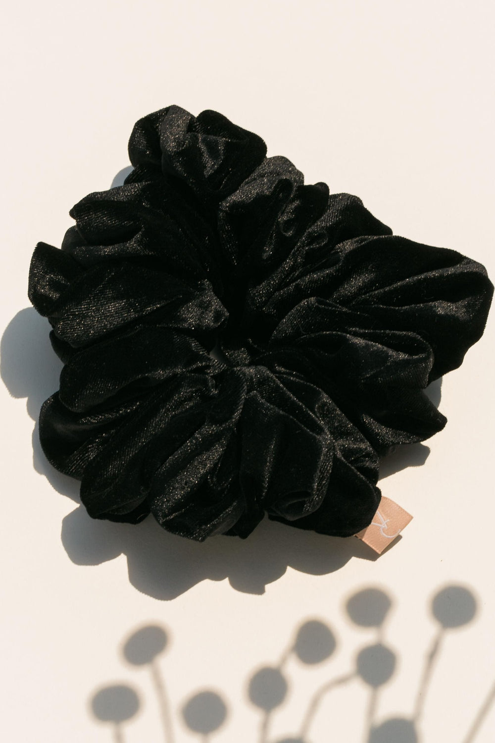 Set Of 3 & 6 Pieces Velvet Scrunchies, Soft Hair Ties, Black Colour Hair Bands, Ponytail Holders, Velvet Hair Bands, Women Scrunchies, Stylish Hair Styling Accessories, Elastic Scrunchie Natural Look Hair Styling Accessory - 3 Pcs