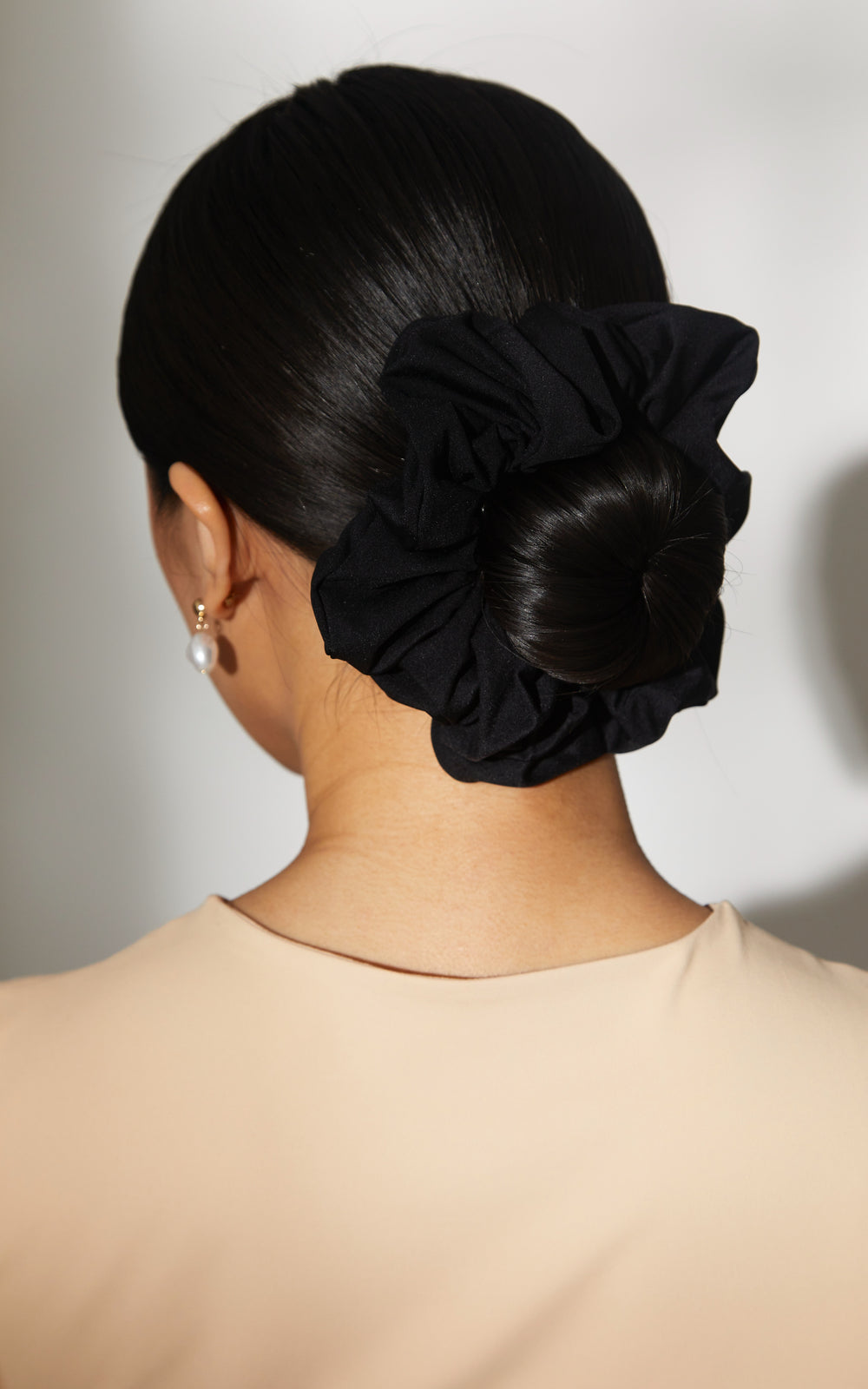 Valvet Scrunchie Big Poni For Girls Soft Hair Tie Hijab Volumizer For Bun Women Hair Styling Accessories Stylish Hair Band Large Size Velvet Hair Scrunchies For Ponytail Hijab Volume Maker Bun Enhancer Hair Rubber Band Hair Styling Accessory - 3 Pcs Velvet Jura