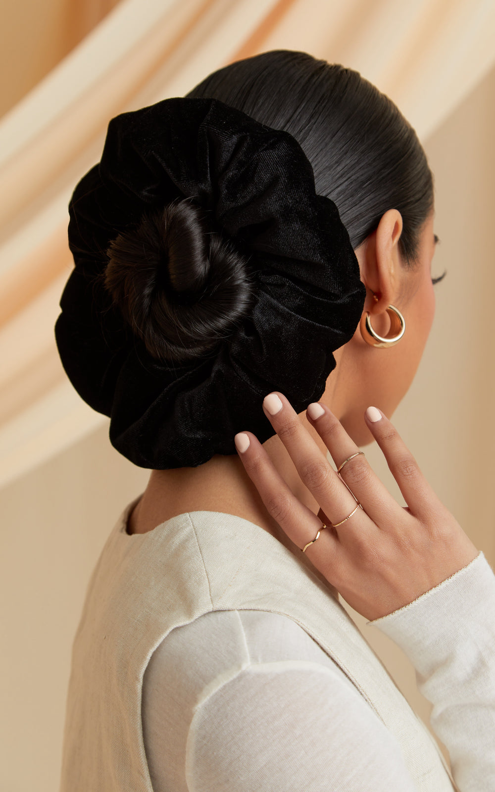 Valvet Scrunchie Big Poni For Girls Soft Hair Tie Hijab Volumizer For Bun Women Hair Styling Accessories Stylish Hair Band Large Size Velvet Hair Scrunchies For Ponytail Hijab Volume Maker Bun Enhancer Hair Rubber Band Hair Styling Accessory - 3 Pcs Velvet Jura